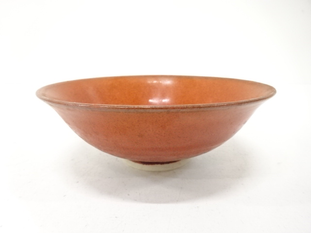 嘉峰造　赤鉄釉　平茶碗